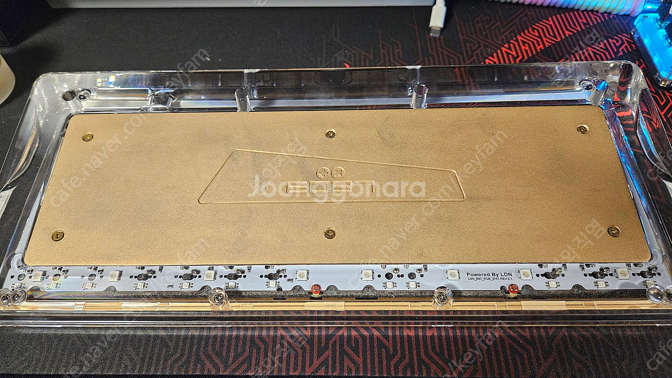 커스텀 키보드 EO87 2R WK 투명 화이트 팝니다--3