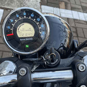 울산) 로얄엔필드 메테오 350 블랙 (meteor 350) 22년식 11200 km 판매합니다.