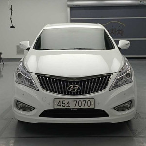 [현대]그랜저 HG HG240 MODERN 컬렉션 l 2014년식 l 72,288km l 흰색 l 879만원 l 이재성