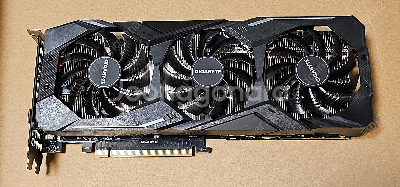 RTX 2070 기가바이트 3팬--0