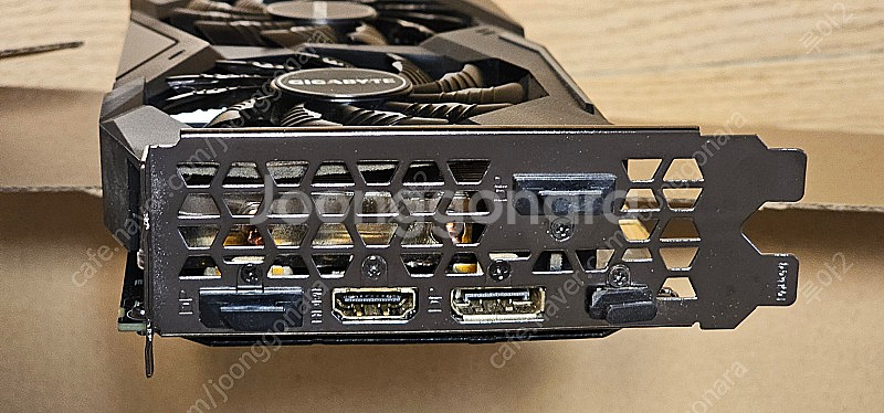 RTX 2070 기가바이트 3팬--2