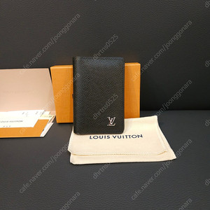 루이비통 카드지갑 타이가 블랙 2024 구매 정품 보증서 M30283