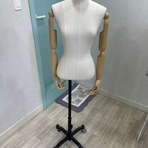 여성 마네킹