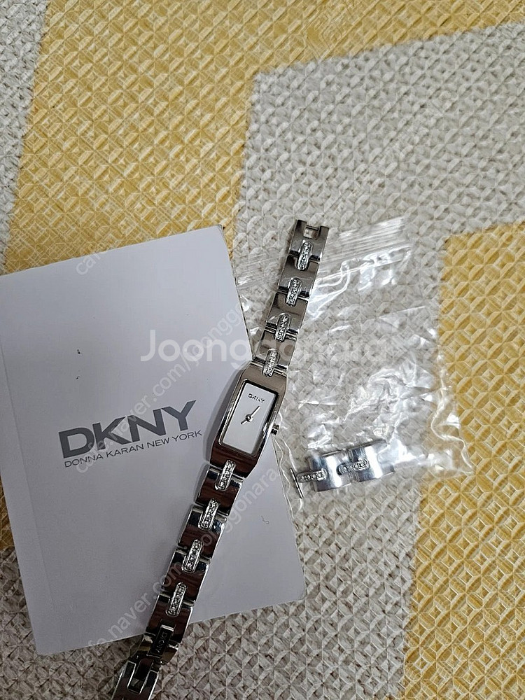 DKNY 여성 메탈 손목시계--2