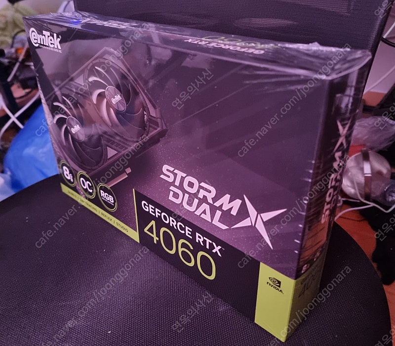 이엠텍 RTX4060 STORMDUAL OC 8GB 미개봉 팝니다