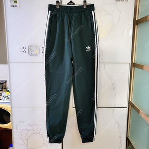 [반값무배] Adidas 아디다스 웜업 트랙 팬츠 다크그린 XS (55)/ CW1282