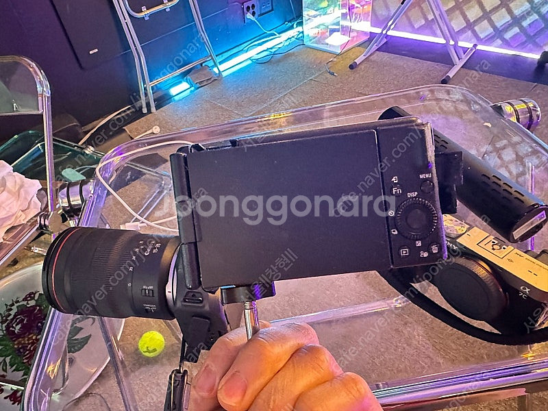 EOS R6 mark2+어댑터포함 250만원 / A7c...--1