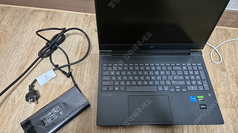 HP 빅터스16 (16-r0094TX, RTX4060, i5-13500HX) 게이밍노트북 팝니다