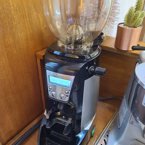 페마 전자동 커피 그라인더 (고장-부품용) 5만원