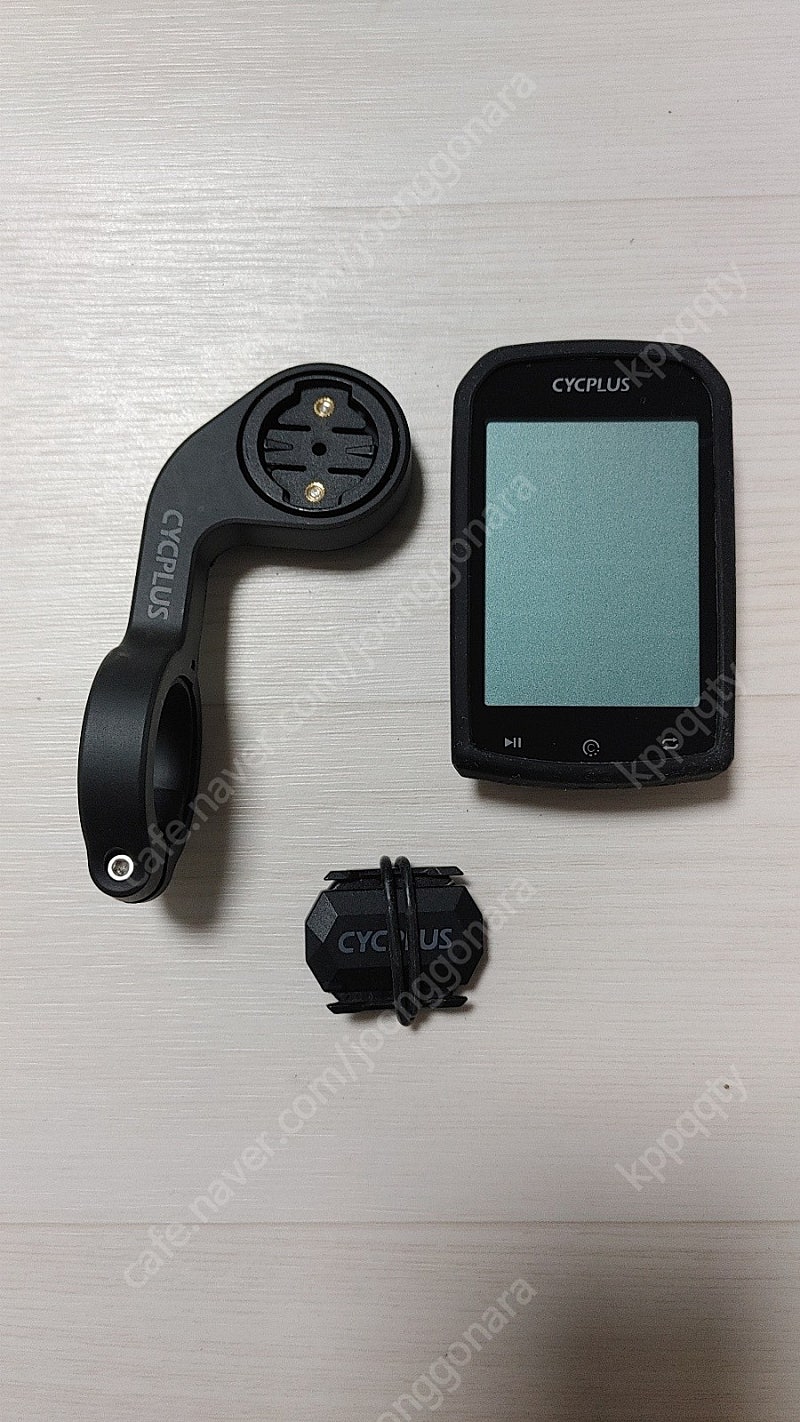 가성비 좋은 CYCPLUS(사이플러스) m1자전거 GPS 속도계 + c3듀얼센서+전용마운트 일괄로 팝니다.(택포7만)**