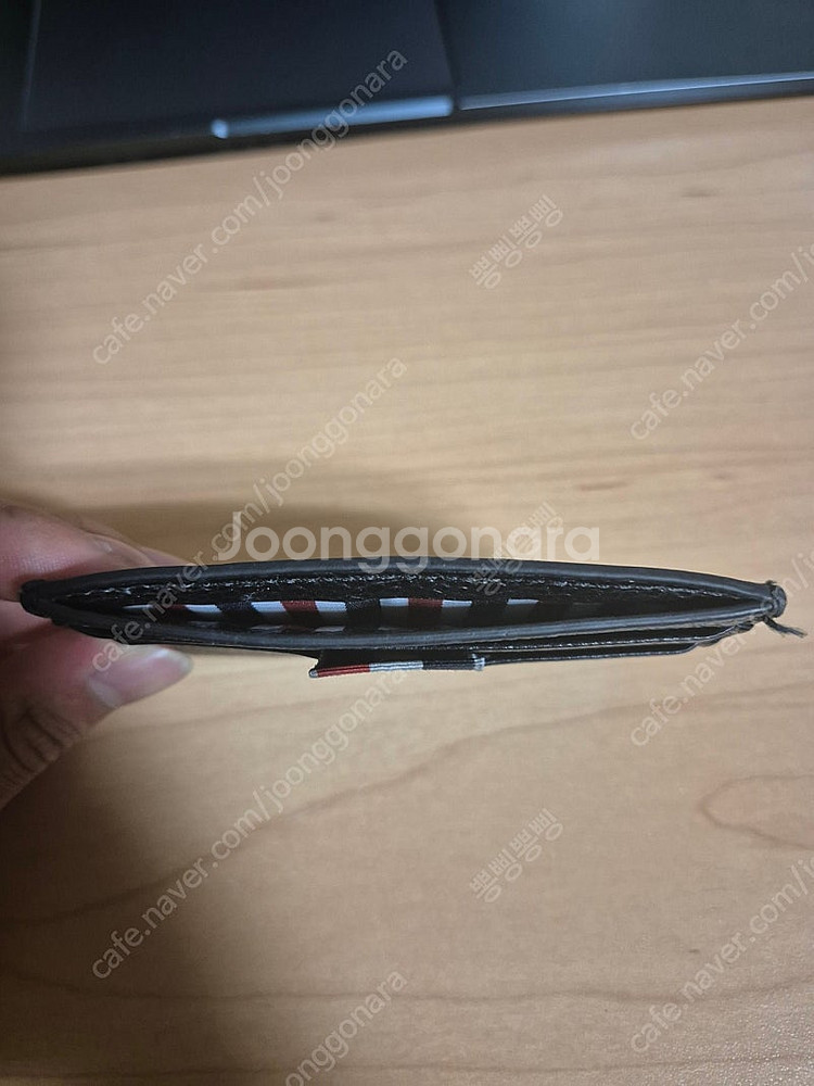 톰브라운 카드지갑 판매합니다.--3