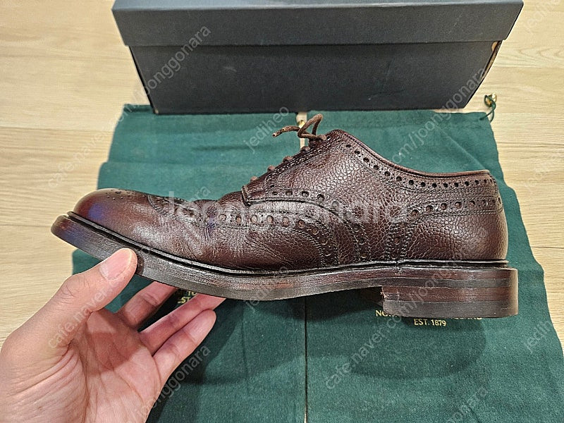 크로켓앤존스 반고어 진브라운 UK8.5E 사이즈 팔아요...--5
