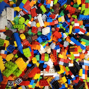 레고 블록 모음 60L 상자 무게 17kg 15000 피스 이상 모두 40만원에 팝니다.