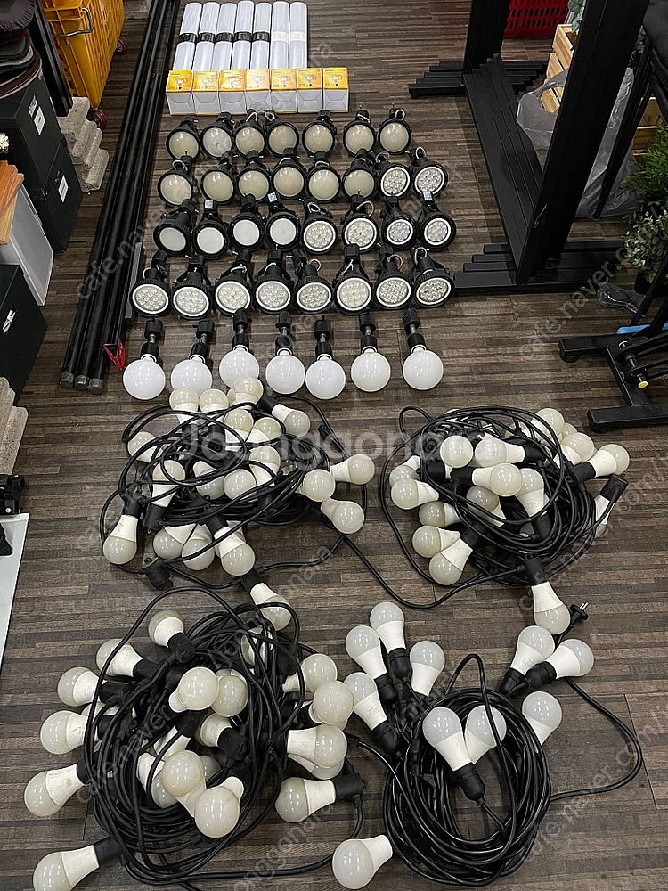 야외조명 4개, 레일조명 40개 이상 에디슨조명 등 일...--6