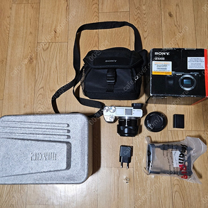 소니 SONY A6400 카메라, 16-50렌즈, F1.8 35mm 단렌즈, 지윤 크레인 짐벌 (일괄 우선) 급처