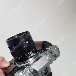 후지필름용 35mm f0.95 수동렌즈 zhongyi (미타콘) speedmaster 1 팝니다.