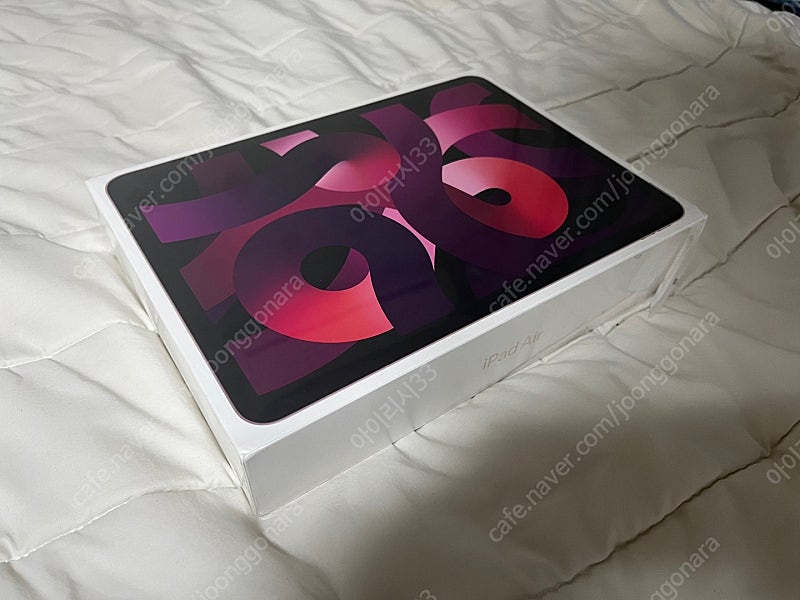미개봉 애플 아이패드 에어 5세대 64GB 핑크 색상 wifi 버전 팝니다.