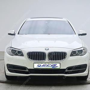 BMW5시리즈 (F10) 520d중고차 할부 리스 카드 저신용자 전액할부 가능합니다