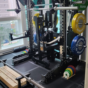 컴페티션 플레이트 원판 일괄 판매합니다(웍산,포디움,크라토스 등) 총220kg