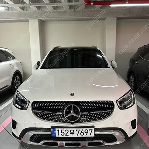 Benz GLC 220d 4matic 2022년식 신차급 리스 승계합니다.