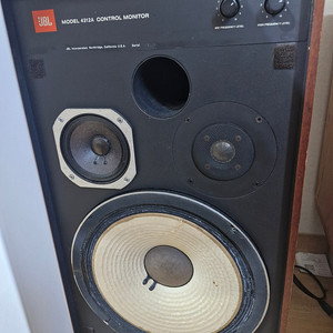 JBL 4312 A 우드마감 판매합니다.