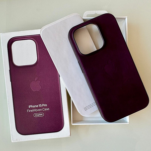 정품/ 5월구매/ 아이폰15 프로 애플 파인우븐 케이스 멀베리 색상