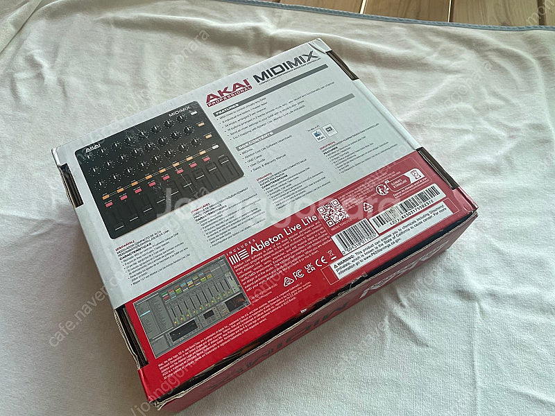 Akai midi mix 팝니다.--1