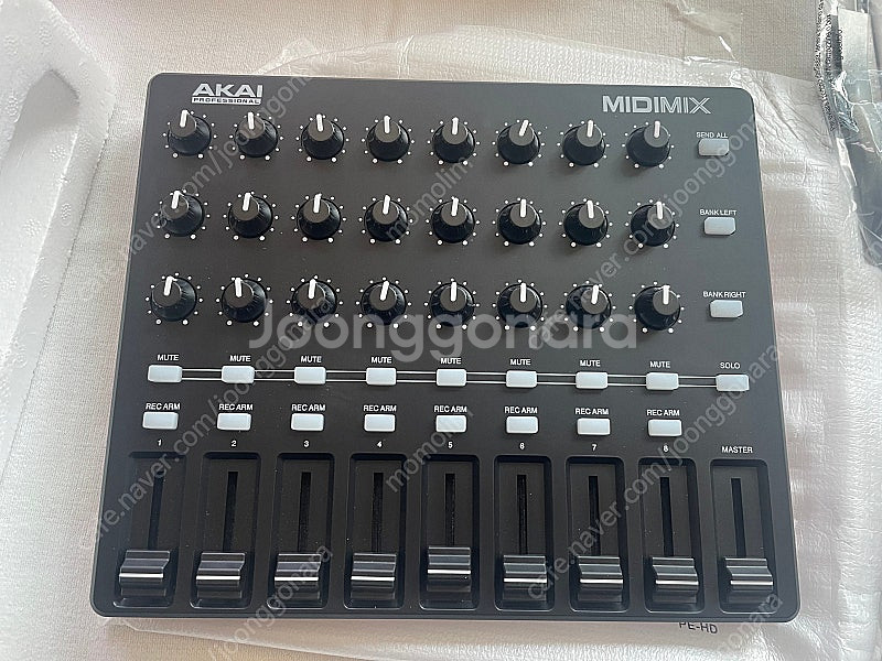 Akai midi mix 팝니다.--3