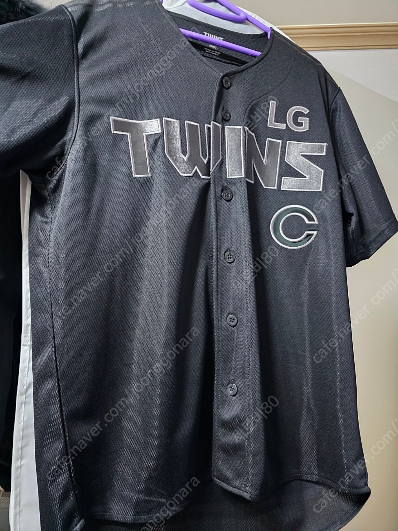 lg트윈스 김현수 플레이어 유니폼 100사이즈 중고제품 판매합니다.