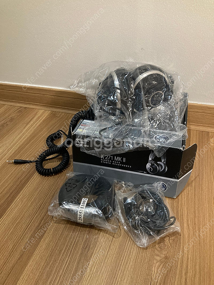 AKG K271 MK II 헤드폰 판매합니다.--0