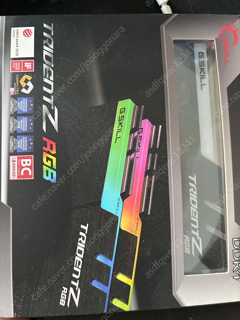 지스킬 트라이던트Z ddr4 3200 cl14 16gb(8x2) 팝니다