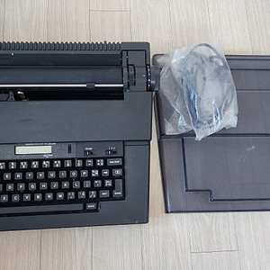 인테리어용 at&t 6500 빈티지 전자 타자기 Electronic Typewriter Portable Compact (7만원)
