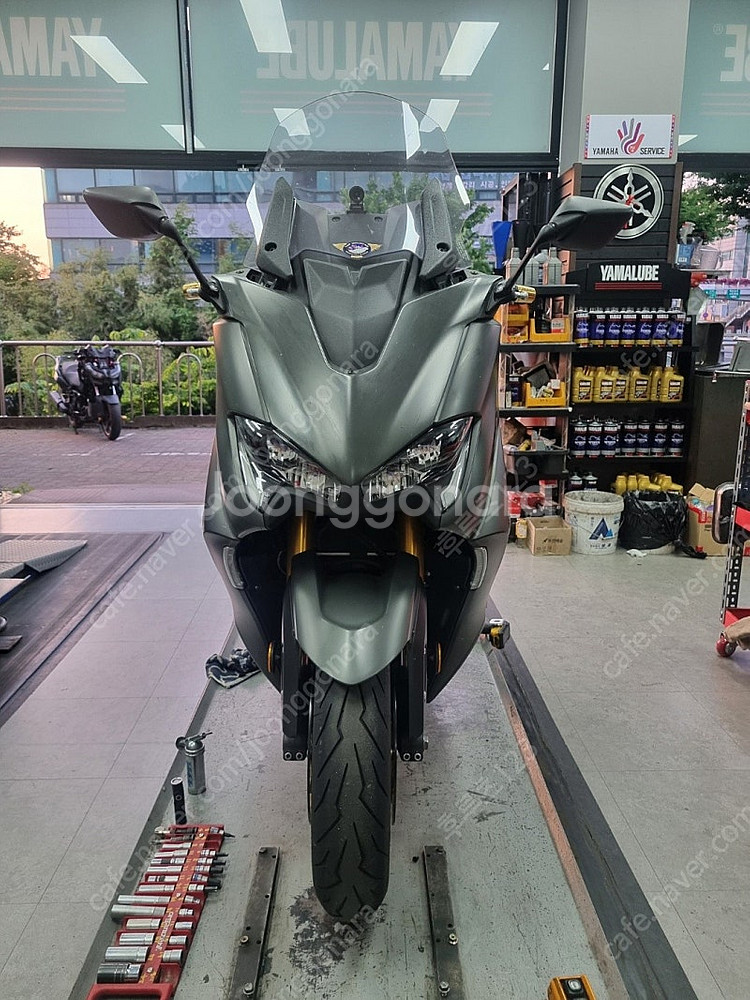 [경기남부] 20년식 TMAX560 9420KM 팝니다...--0
