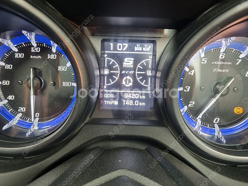 [경기남부] 20년식 TMAX560 9420KM 팝니다...--6