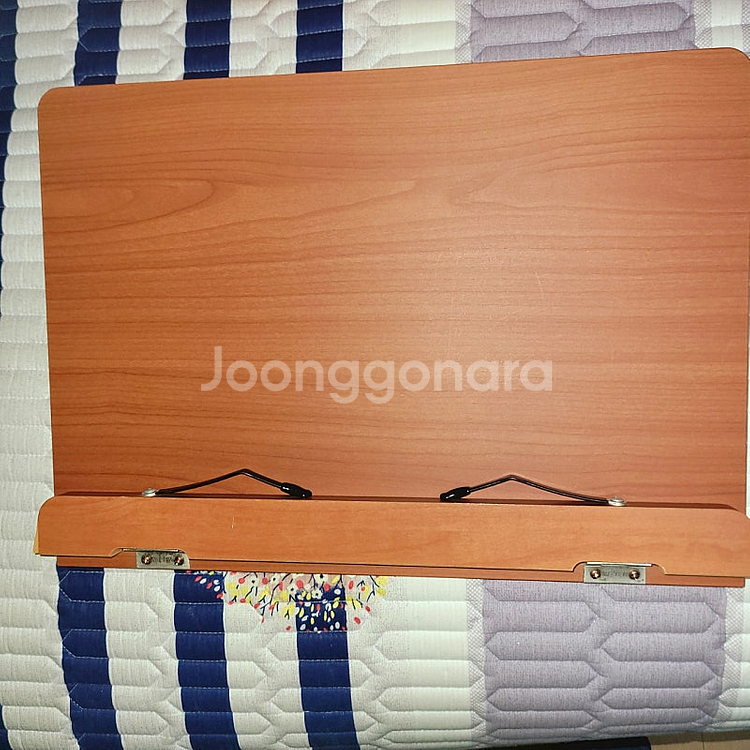 위즈템 독서대 판매합니다--1