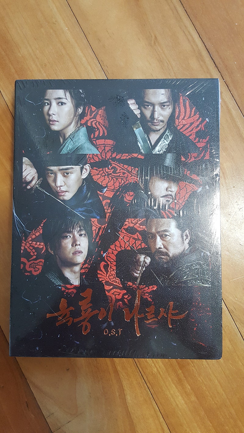 육룡이 나르샤 OST [CD+DVD] 판매합니다.