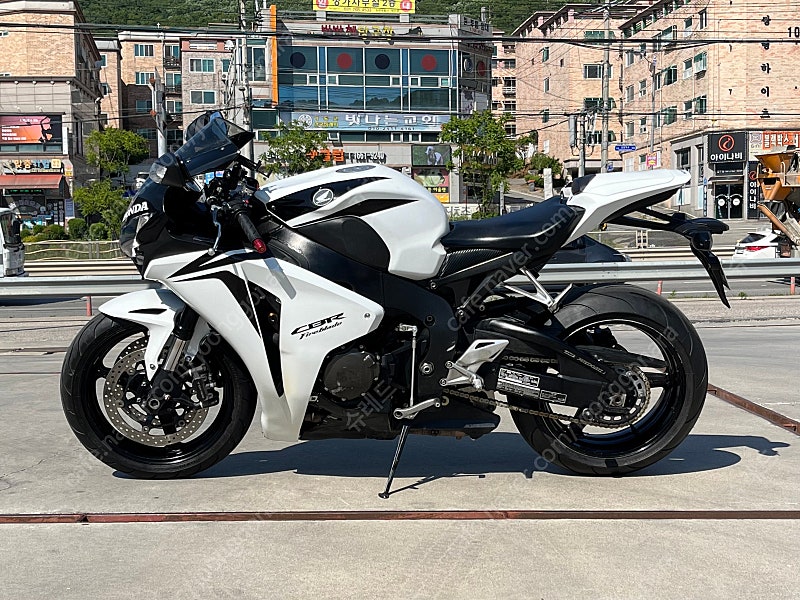 혼다 CBR1000RR 08년식 혼다코리아 정식 수입 차량 아크라포빅 풀배기 정품