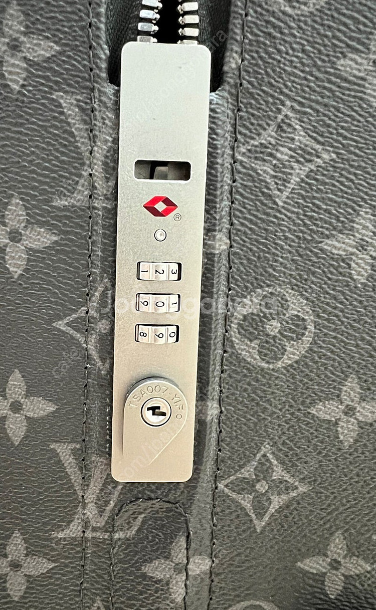 정품 루이비통 호라이즌70 캐리어 판매합니다--9