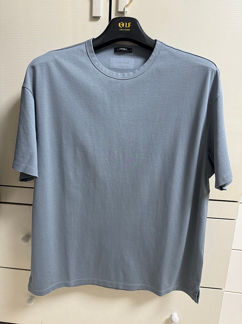 알레그리 럭스쿨 세미오버핏 티셔츠 라이트블루 M 새상품