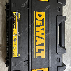 디월트 DCD709P2 해머드릴 드라이버 새제품 판매합니다.