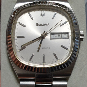 (판매-가격인하) 부로바 BULOVA 빈티지 사각 일체형 스틸 쥬빌레 브레이슬릿 오토매틱 손목시계