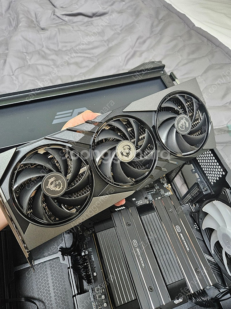 msi 게이밍 슬림 4070ti super 단순개봉 팝니다.--1