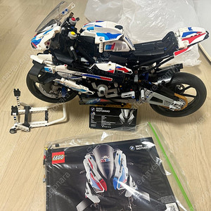 레고 BMW1000R(42130), 타자기(21327) 중고 팝니다.