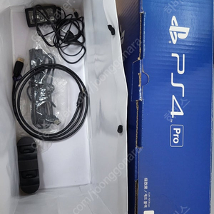 ps4 pro 1tb ( chu-7017b b01 ) 팝니다