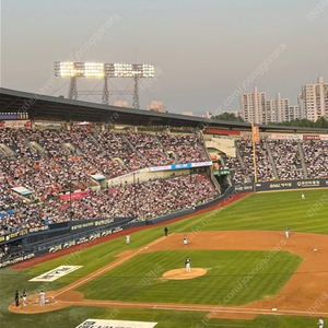 6월7일 두산 기아 중앙 네이비석 3연석 구매합니다.