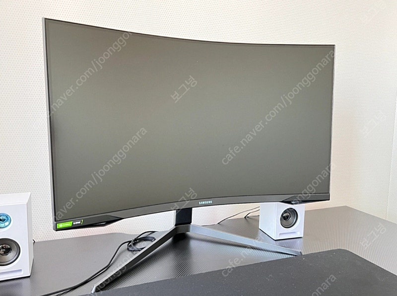 삼성 오디세이 G7 240Hz 게이밍 커브드 모니터