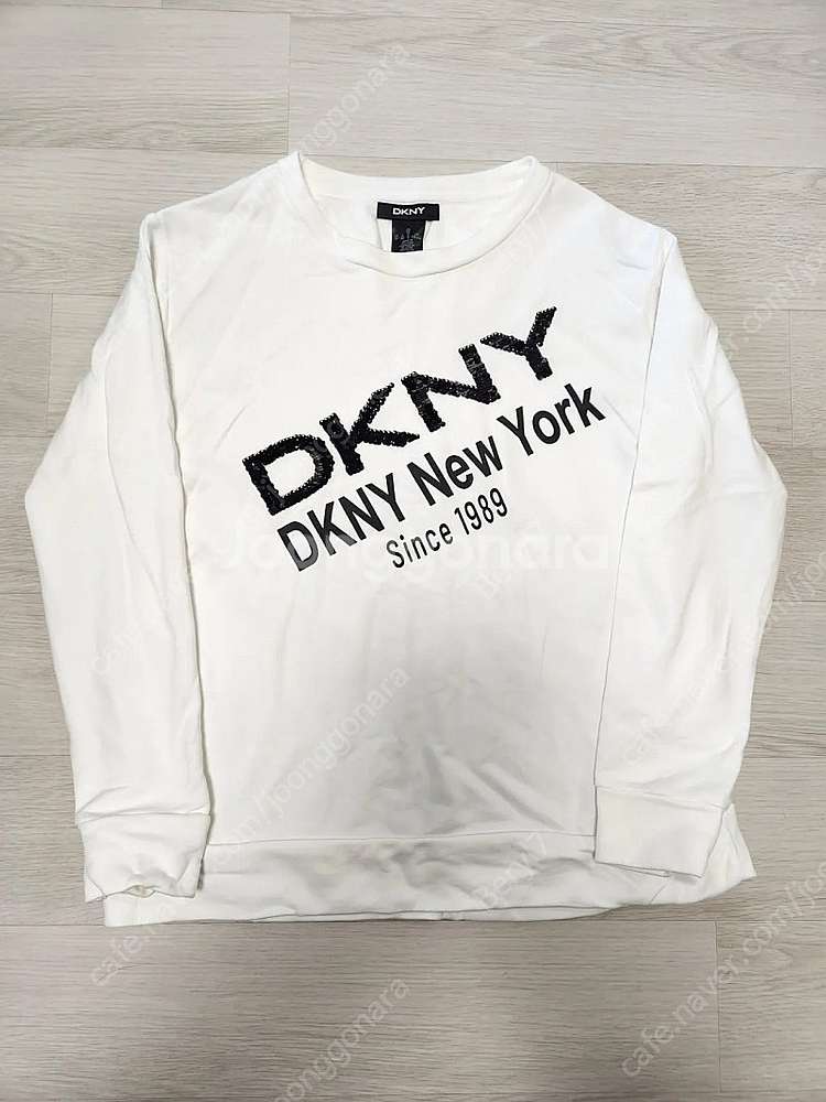 DKNY 맨투맨--0
