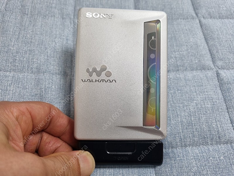 SONY 워크맨 WM EX2000 실버색상 작동품 판매합니다.