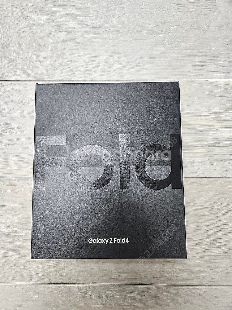 갤럭시 폴드4 512 자급제 베이지 색상 팝니다.--0