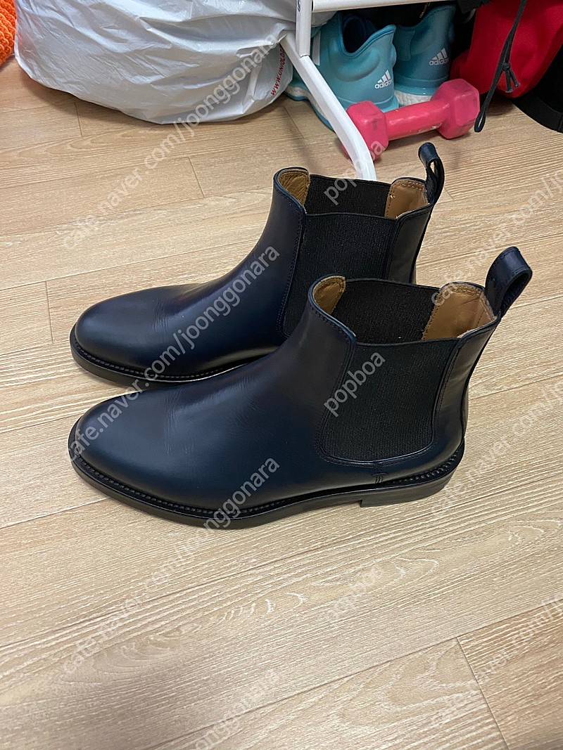 club monaco 첼시 부츠 8.5d 팝니다. chelsea boots 클럽모나코